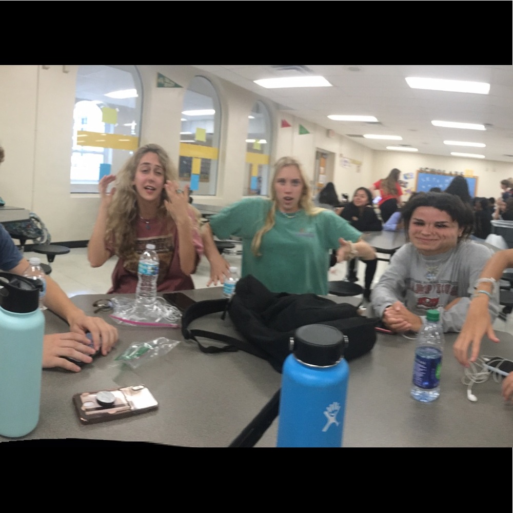 Meet your Posher, Elise